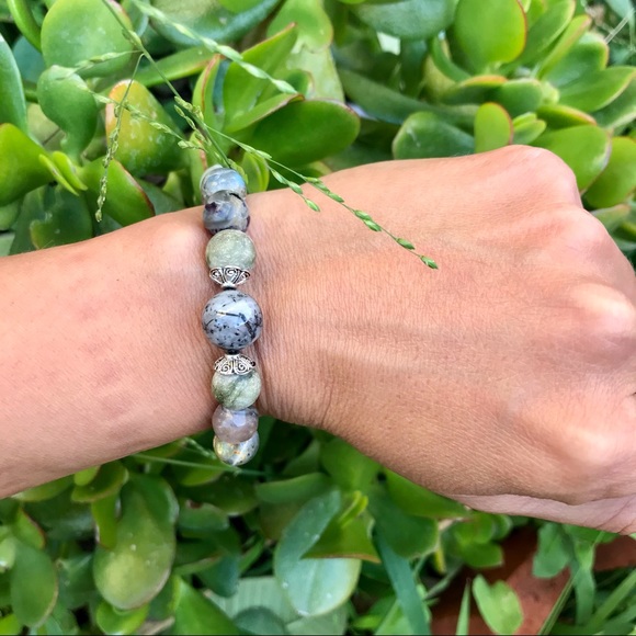 Jewelry - Happy Beads